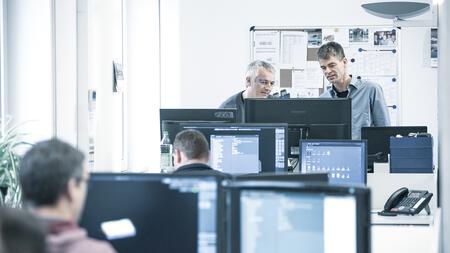 Tebis Services rund um die Software beinhalten persönlicher Beratung, fachkundige Installation und Konfiguration sowie qualifizierten technischen Support.